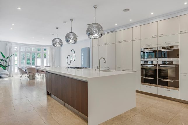 5, Roehampton Gate, London photo 4