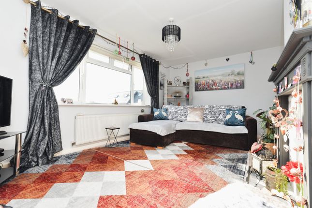 Flat for sale in Caird Avenue, New Milton, Hampshire
