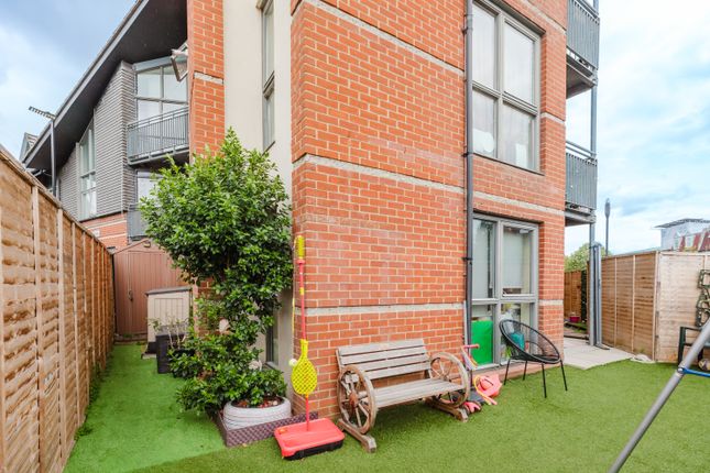 Tw14 8Dr - High Res-6.Jpg