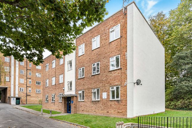 2-bed flat on 17 Mount View, 128, Leigham Court Road, London, £350,000