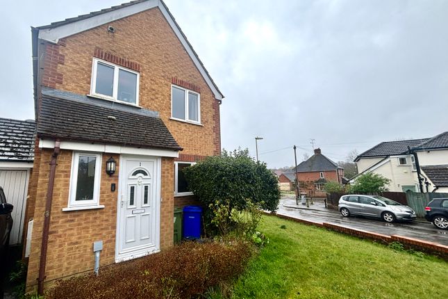 Detached house to rent in Devonshire Place, Aldershot