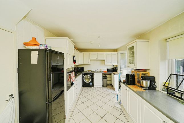 2, Harris Close, Merseyside photo 4