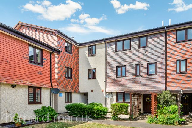 2-bed flat on 61, Coniston Close, London, £400,000
