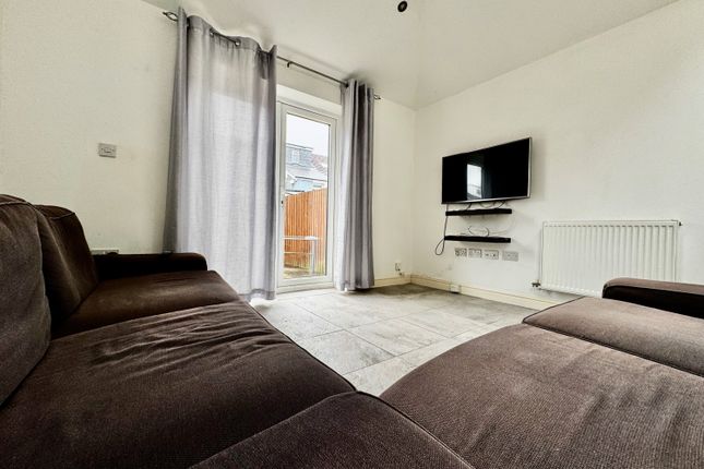 66, Maindy Road, Cardiff photo 4