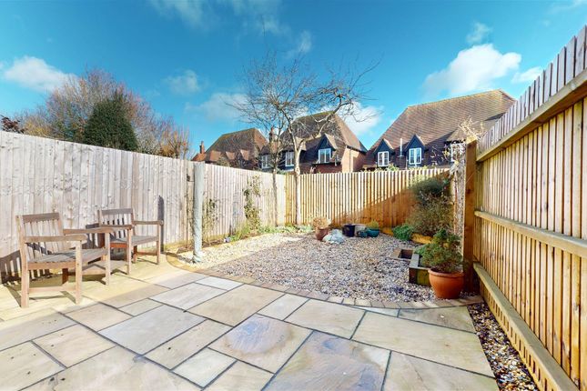 2, Eynsham Court., Milton Keynes photo 2