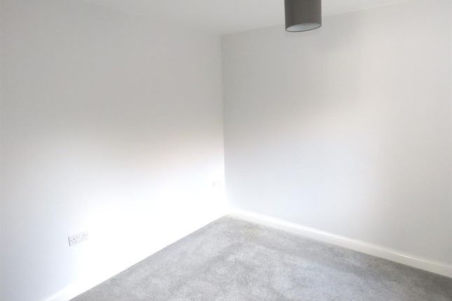 Flat 4, 420, Lymington Road, Highcliffe photo 4