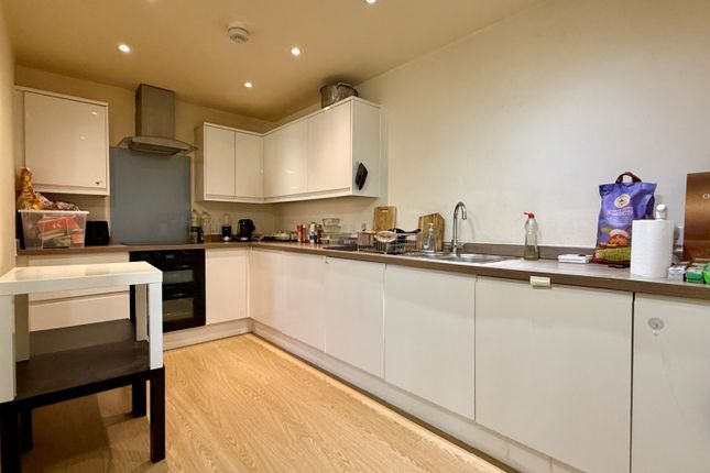 Flat 10, Charter House, 426 Avebury Boulevard, Milton Keynes photo 2