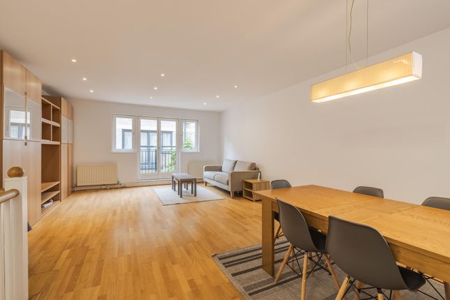 Mews House 99, 50, Kensington Gardens Square, London photo 4