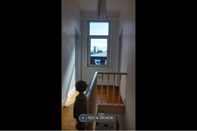 Top Floor Landing Leading 3 Double Bedrooms+Bathro