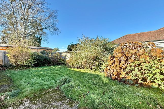 35 Seymour Road, Ringwood photo 2