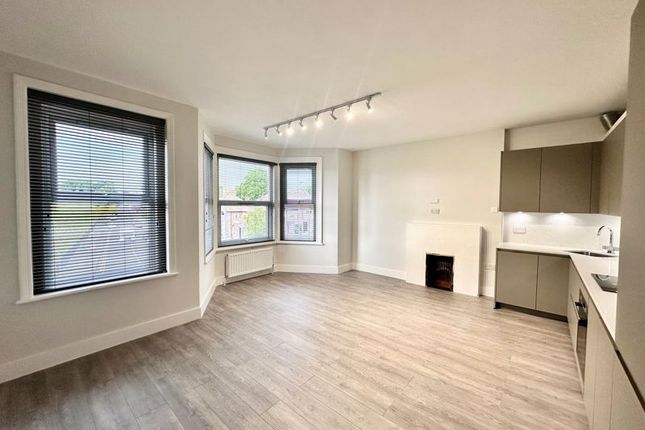 Thumbnail Flat to rent in Regents Park Road, Finchley