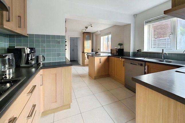 17, Burnetts Road, Berkshire photo 4