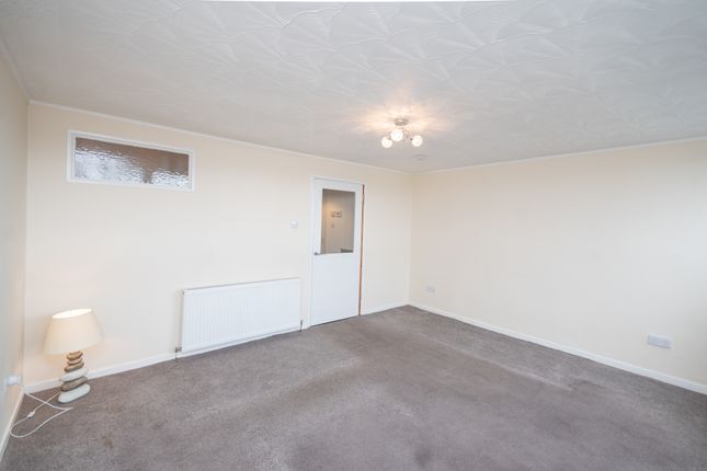 1c, Blake Road, Cumbernauld photo 3