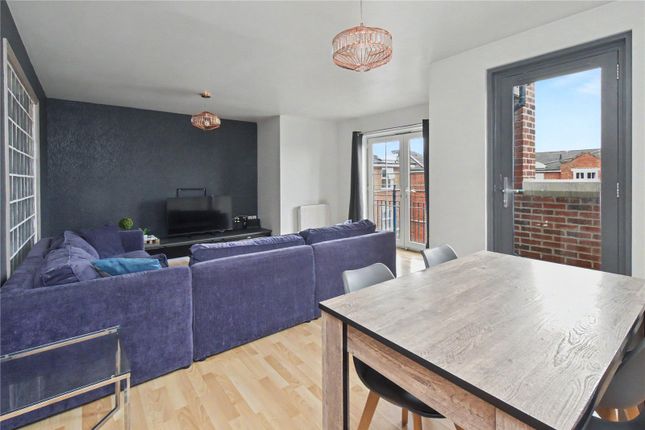 61, Carisbrooke Road, Leeds photo 4
