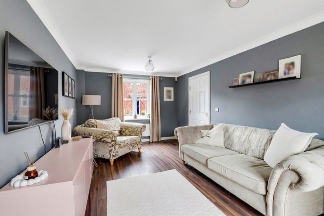 2 Davidson Gardens, Nottingham photo 4