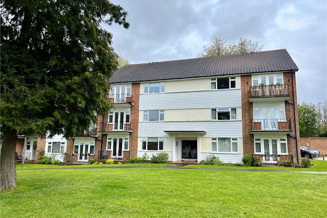 Flat for sale in Lindfield Gardens, Guildford, Surrey