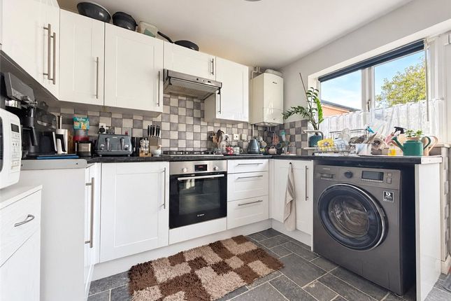 2, Longbury Close, Kent photo 2