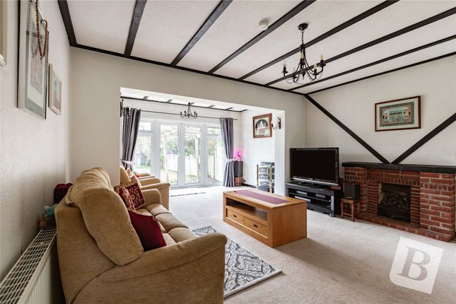 67, Heath Drive, Gidea Park photo 2