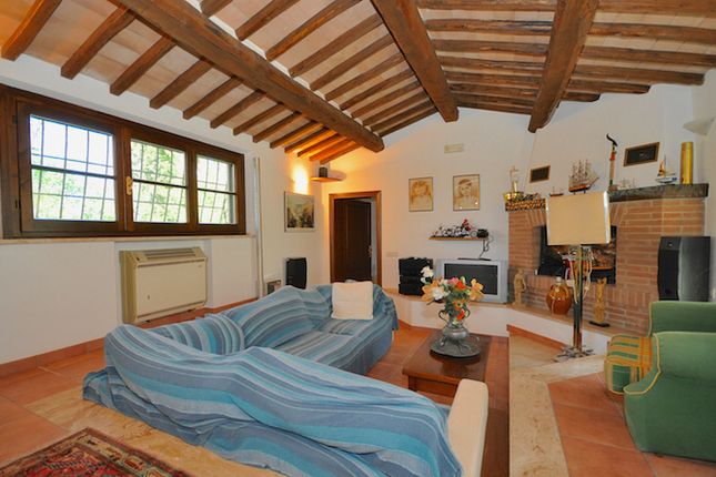 Country house for sale in Chiusi, Chiusi, Toscana