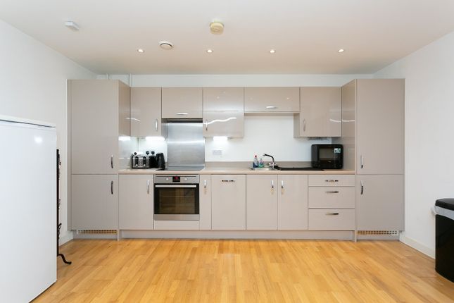 Thumbnail Flat for sale in Cunningham Way, Leavesden, Watford, Hertfordshire