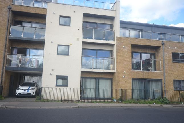 Flat 3, 723-733, Cranbrook Road, ILFORD photo 2