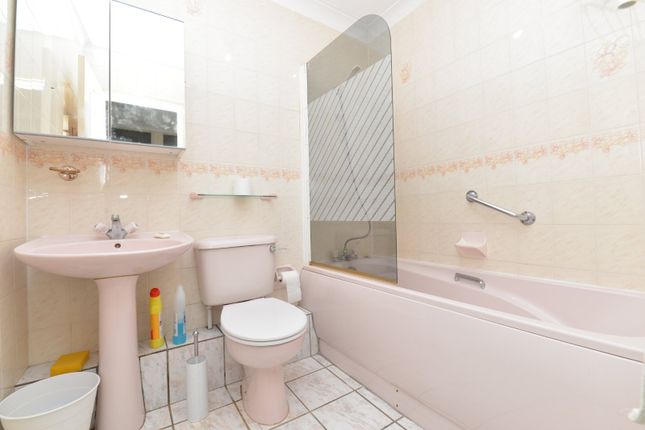 Flat for sale in Heather Lodge, Whitefield Road, New Milton