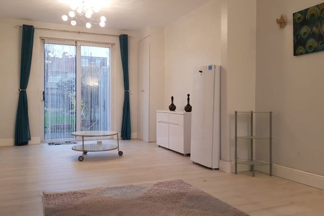 4 Bed Terraced House To Rent In Westernville Gardens Ilford