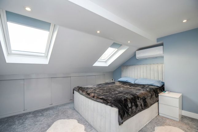 84 Tootal Drive, Salford photo 4