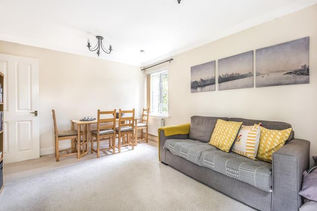 Flat to rent in The Sycamores, Headington