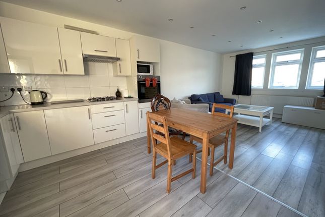 55, Fulford Grove, Watford photo 2