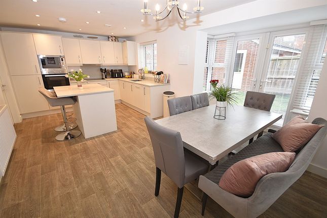 1 Jutland Close, Macclesfield photo 2