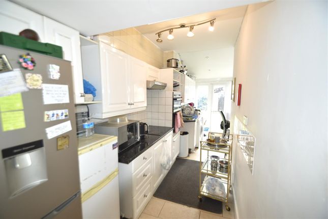 25, Arnold Road, Dagenham photo 4