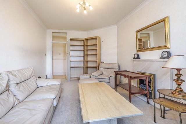 Flat 402 Addison House, Grove End Road, London photo 4