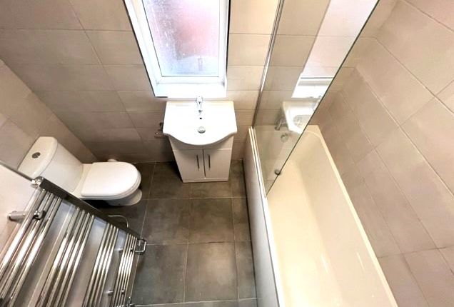 Town house to rent in Chaucer Street, Leicester
