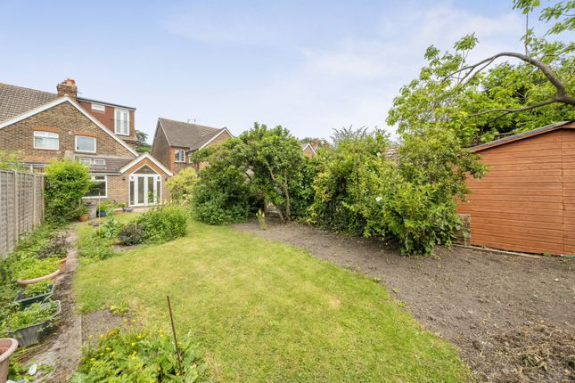 53, Church Road, Surrey photo 4