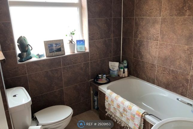 Flat, Havelock Close, Felpham photo 3