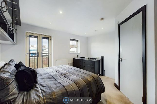 Holts Crest Way, Leeds photo 4