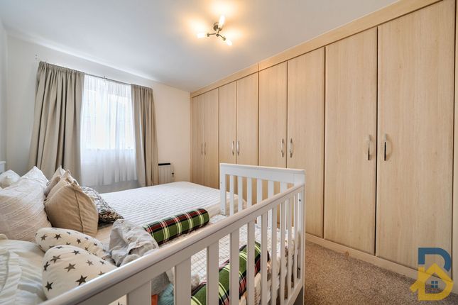 88 Shafter Road, Dagenham photo 4