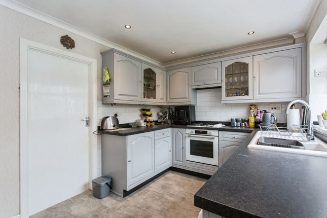 2, Lorton Close, Preston photo 3