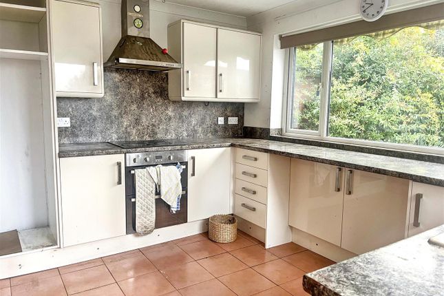 26, Pinxton Lane, Alfreton photo 4