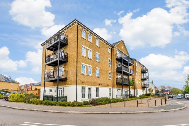 1-bed flat on Peridot Court, Slade Green Road, Erith, £210,000