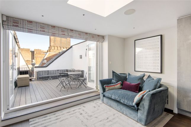 Flat for sale in Carlos Place, Mayfair, London