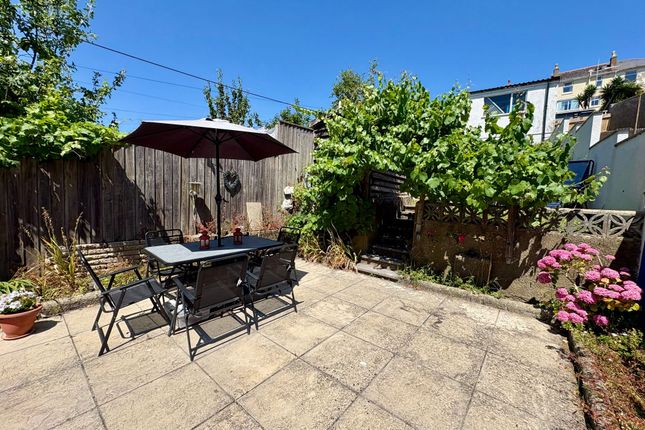 16 Egerton Road, Torquay photo 2