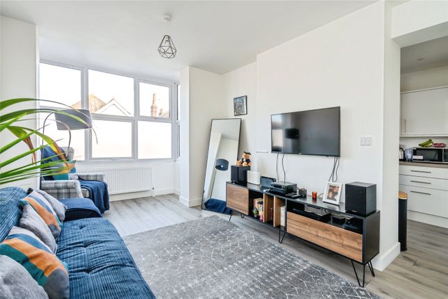 Flat 18, Abbeyfield 9-17,, Richmond Avenue, West Sussex photo 3