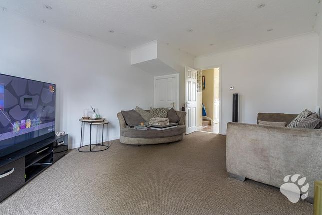 19, Sinclair Walk, Wickford photo 3