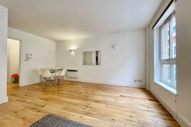 1-bed flat on Flat 115 Cornell Building, Coke Street, London, £325,000