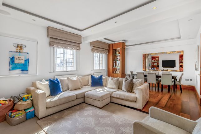 Flat 101 Chiltern Court,, Baker Street, London photo 2