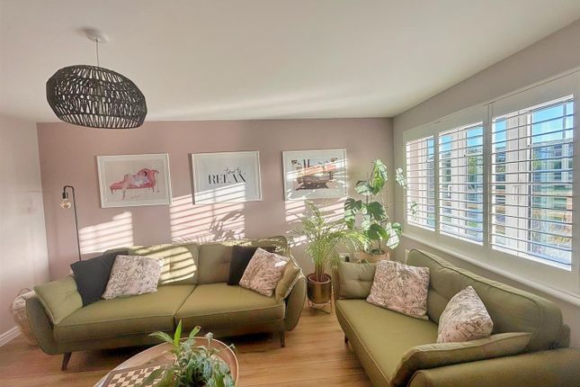 5, Violet Close, Worthing photo 4