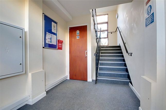 Flat 4, Pipit Court, 4, Teal Close, Enfield photo 3