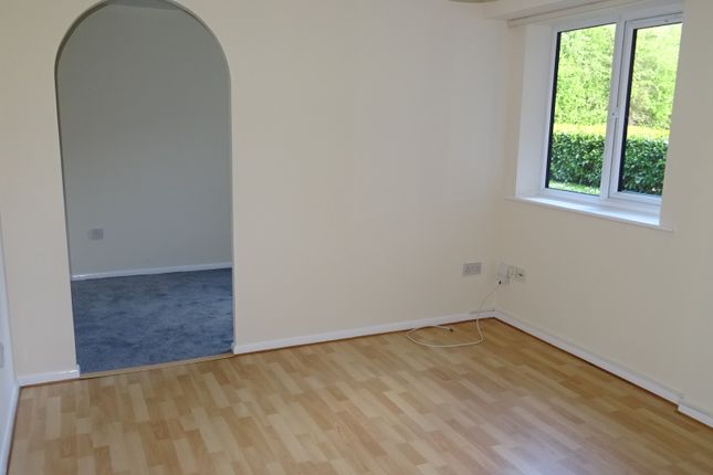 Flat to rent in Moorymead Close, Watton At Stone